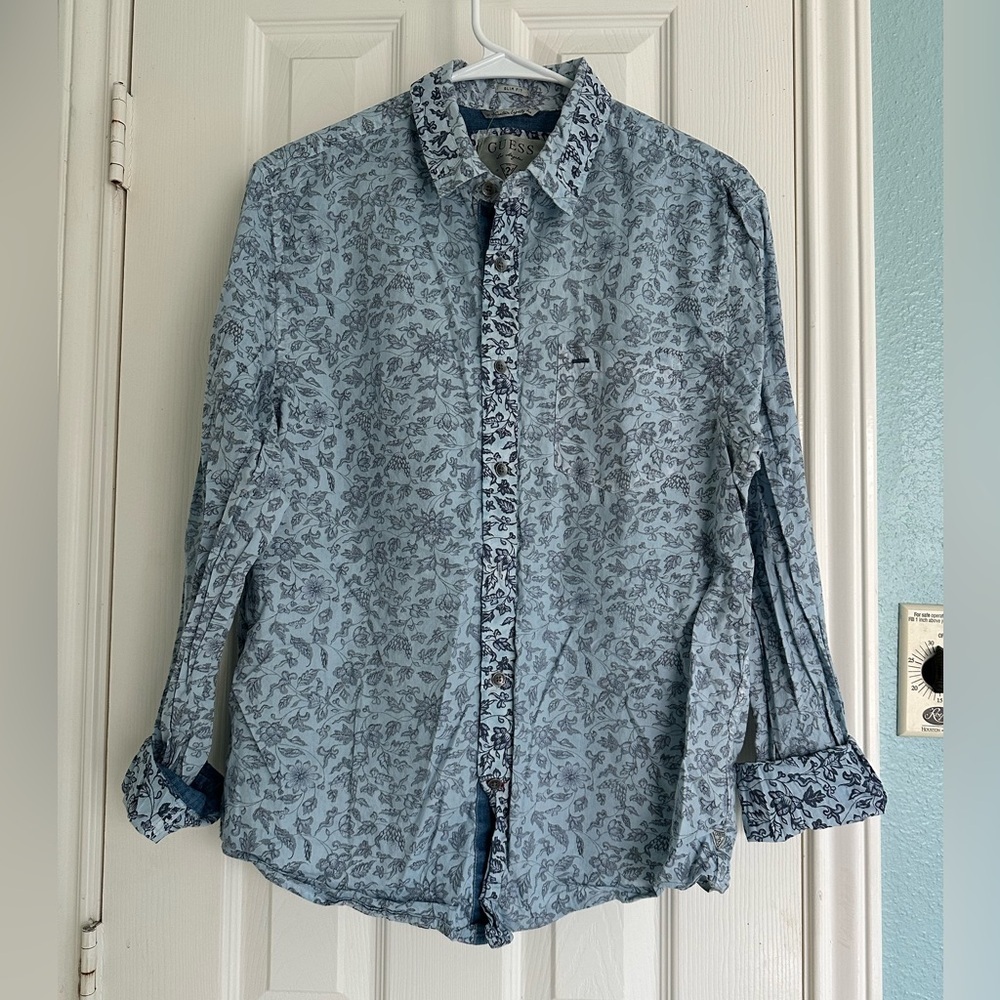 GUESS slim-fit light blue floral/vine print size medium.  Contrast collar/Cuffs